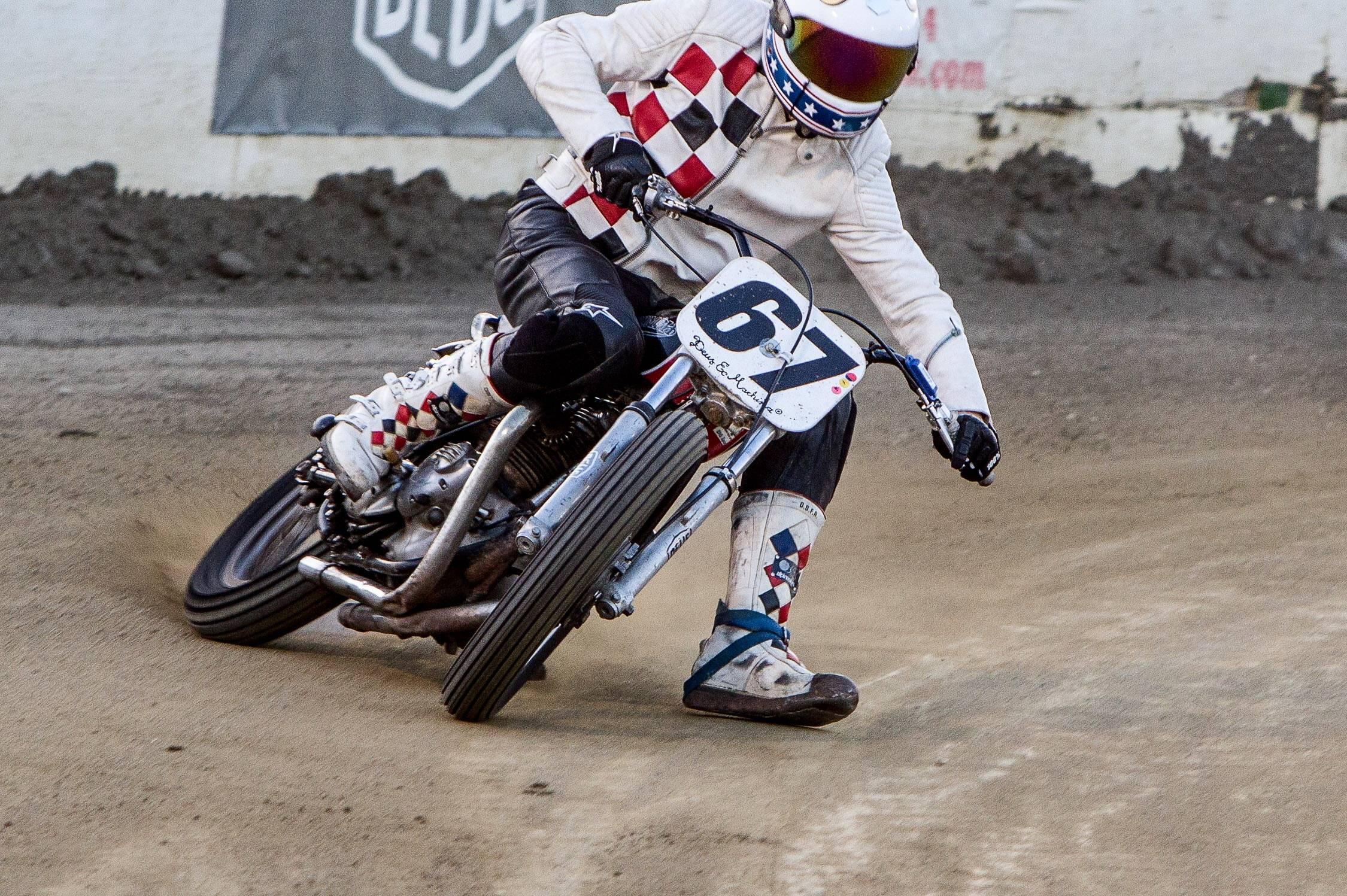 Dimitri Coste (@motelcoste) - British Customs