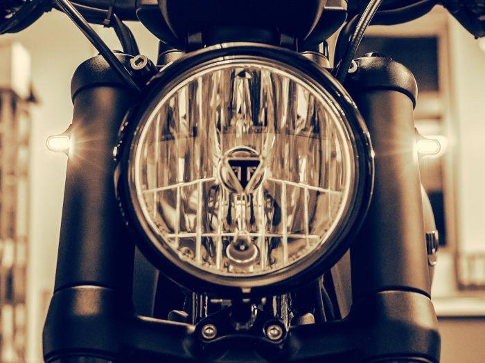 Wunderkind Customs 47mm Fork Leg Covers with LED Mini Blinkers for Triumph Bobber - British Customs